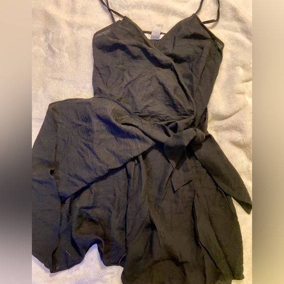 Wrap Dress and shorts in one - Picture 3 of 3